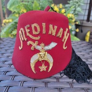 Vintage Chicago Medinah Shriners Fez Hat Tassel Rhinestones Pin Collectible